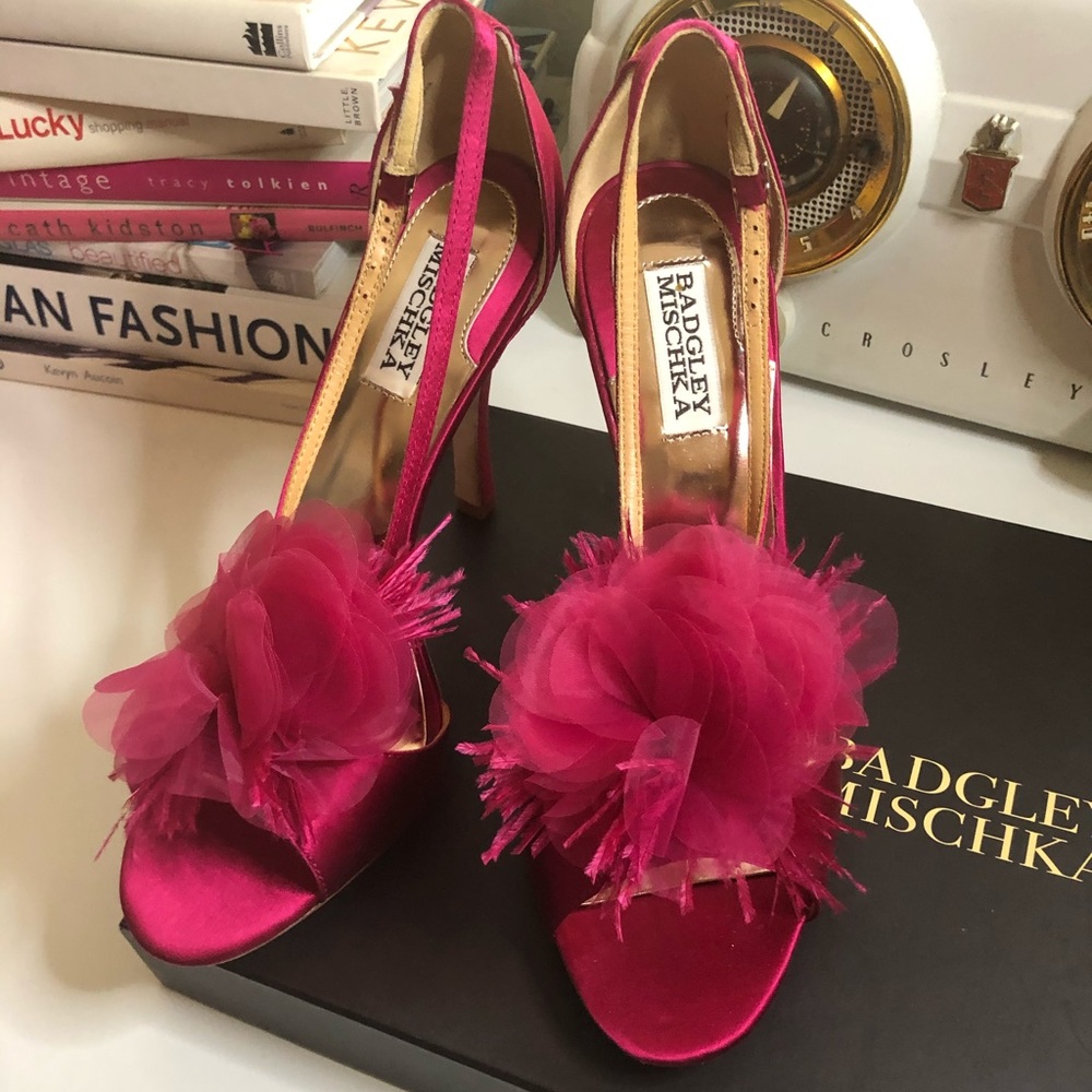 ❌SOLD❌ Badgley Mischka Kiwi Sandal **Never Worn** - Picture 1 of 8